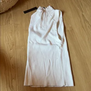Alice + Olivia White Sleeveless Tank Top thumbnail 3