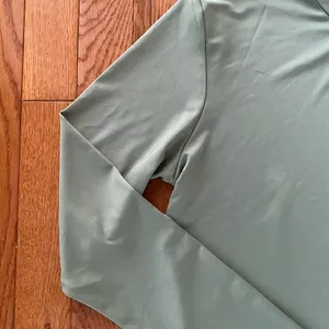 sage green workout mock neck top Size XL thumbnail 5