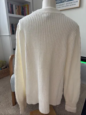 crown & ivy White Cable-Knit Crewneck Sweater thumbnail 4