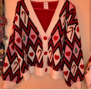 Women's V-Neck Christmas Diamond Heart Button thumbnail 2