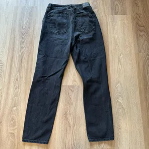 American Eagle Black Mom Straight Jean thumbnail 7
