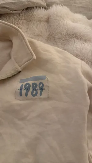 Taylor Swift Quarter-Zip Sweatshirt 1989 Taylor’s Version Wonderland thumbnail 4
