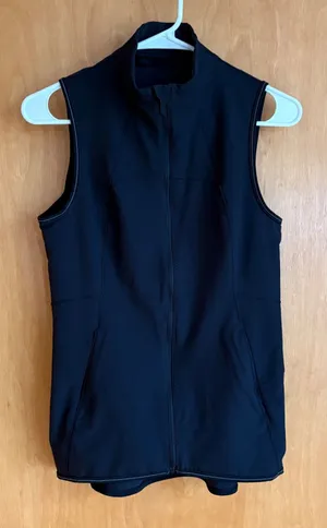 Lululemon Full Zip Running Vest Womens 4 Black Reflective‎ Trim Peplum Back thumbnail 1