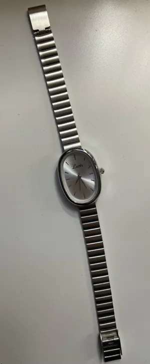 Silver antique style watch thumbnail 1