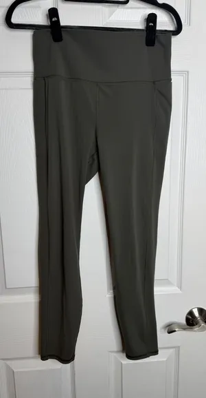 VUORI woman's studio pocket leggings Sage Green Size M thumbnail 1