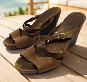 UGG Strappy Brown Leather Women's Wedge Sandals Size 9 Open Toe Ankle Strap thumbnail 1