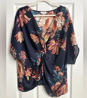 UMGEE USA NAVY FLORAL PRINT SURPLICE TWIST TOP, Medium thumbnail 1