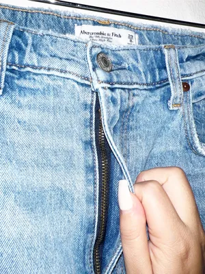 Abercrombie & Fitch The 90’s Straight High-Rise Distressed Curve Love Denim thumbnail 5