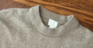 H&M Beige Faux Pearl Embellished Crewneck Sweater Size Medium Poly/Wool Blend thumbnail 2