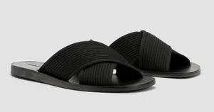 NEW Everlane Black Reknit Day Crossover Sandal in Size 7.5 thumbnail 2