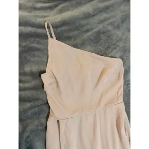 Show Me Your Mumu NWOT Shannon One Shoulder Formal Dress Maxi Size XS Dusty Blush Crisp thumbnail 7