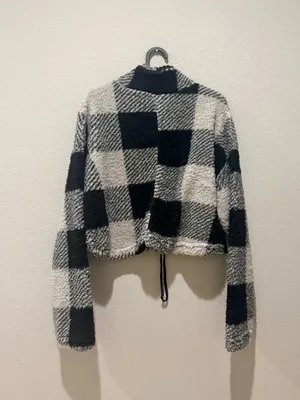 Altar’d State Black / Grey Sherpa Quarter Zip Crop Pullover Size L thumbnail 2