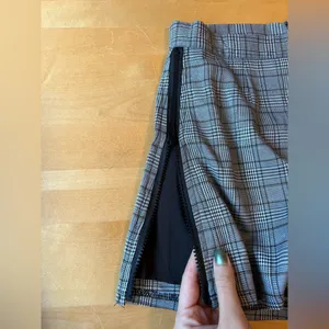 NWT LF plaid zip side shorts thumbnail 2