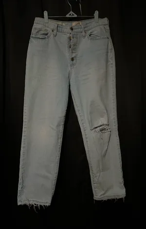 Universal Threads Light Blue Distressed High-Rise Women’s Jeans thumbnail 1