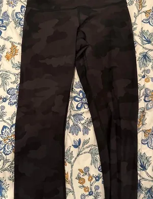 Lululemon Leggings Wunder Under 25" thumbnail 1
