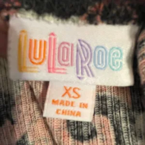 LulaRoe XS JOY sleeveless layering piece. thumbnail 5