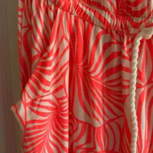 GAP Strapless Neon Pink Leaf Pattern Maxi Dress Size XS thumbnail 4
