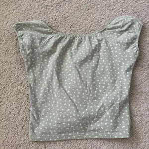 Brandy Melville Green Fitted Ruffled Cap Sleeve Blouse thumbnail 4