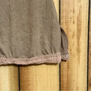 Eyeshadow women’s fit top Size Large thumbnail 3