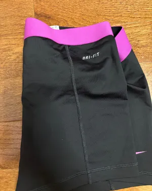 Nike Pro dri fit women’s 3” black shorts with purple waist band - XL thumbnail 5