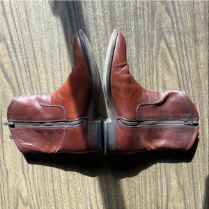 FRYE 7.5 Melissa Button Short Leather Boots thumbnail 3