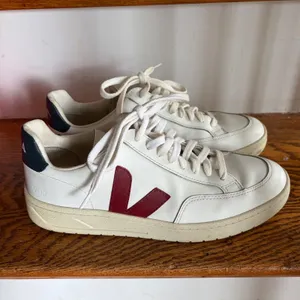 Veja V-12 Leather Sneakers White Marsala Cypris Burgundy Navy Womens 9 EU 40 thumbnail 3