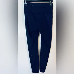 NWOT Lululemon Color Me Quick Navy 7/8 Tight Legging SZ. 4 NWOT thumbnail 6