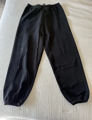Skims Joggers thumbnail 1