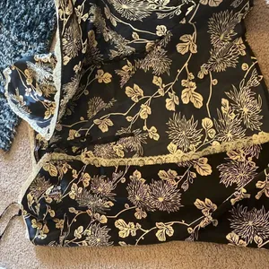 Victoria's Secret medium pajama top thumbnail 4