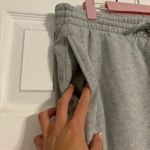 Aritzia TNA Grey Jogger Sweatpants thumbnail 8