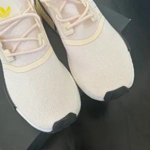 Adidas NIB  NMD R1 Ecru Tint thumbnail 5