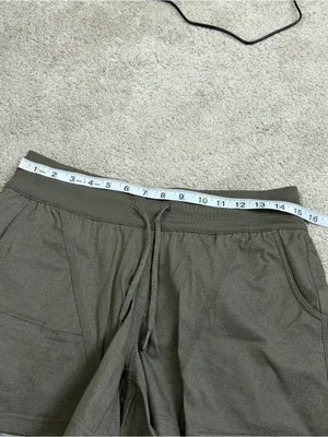 The North Face Women’s Aphrodite Arise Shorts 3.5” Hiking Outdoor in Green M thumbnail 8