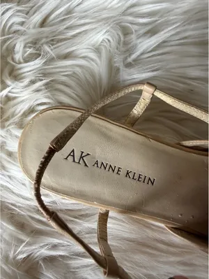 Anne Klein Beige Leather Slingback Heels Size 6.5M thumbnail 3
