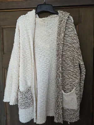 O POL Two-Tone Bouclé Open Cardigan in Cream & Brown Small thumbnail 2