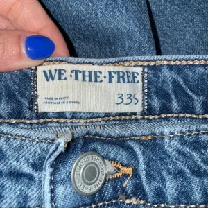 Free People We The Free Old‎ West Slouchy Wide Leg Jeans 33S Blue Raw Hem thumbnail 2