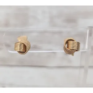 Vintage Avon Clip On Earrings - Pretty Gold Tone Interlocking Design 3/8" thumbnail 2