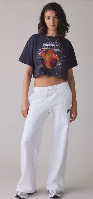 Nike Short Sleeve Cropped Black Basketball Graphic Tee Sz Large NWT The Nike Tee thumbnail 1