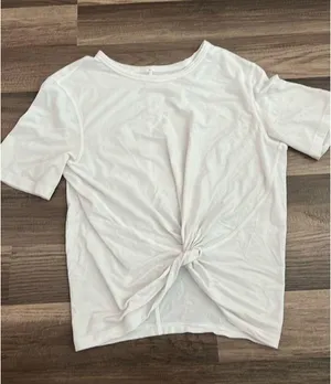 lululemon shirt  thumbnail 1