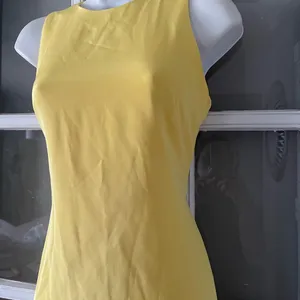 Theia Yellow Midi Dress‎ with Lace Detail thumbnail 7