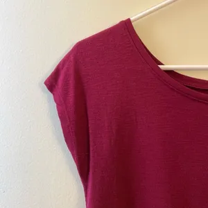 SO Relaxed Soft Short‎ Sleeved Woman's Top Summer Shirt Deep Red thumbnail 3