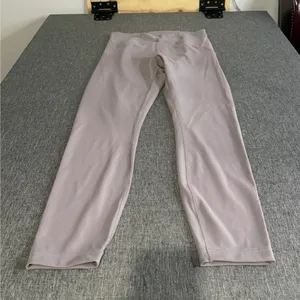 Lululemon Athletica Women's Ankle Yoga Leggings Lavender Solid Stretch Sz 10 thumbnail 1