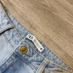•ZARA• JEANS thumbnail 4