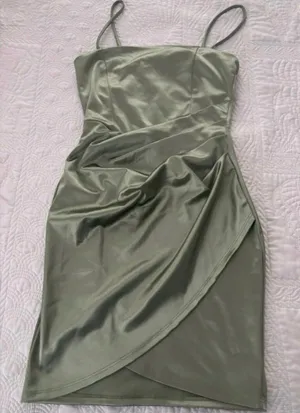 Light green junior  dress size med thumbnail 1