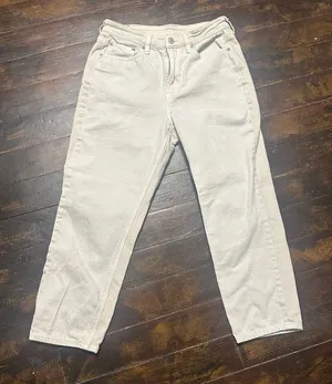 American Eagle cream distressed size 4 short Mom straight jeans thumbnail 1