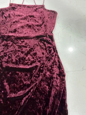 Crushed Velvet Spaghetti-Strap Midi Dress in Burgundy thumbnail 6