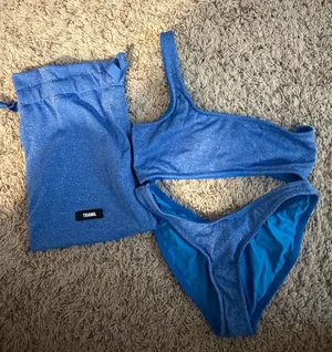 Blue glittery triangl bathing suit size Xs thumbnail 1