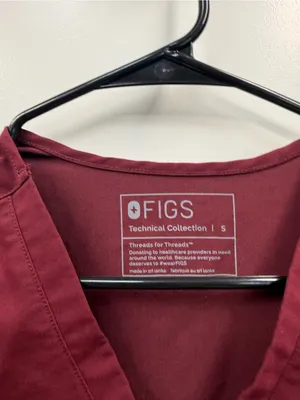 Figs Catarina Scrub Top‎ V-Neck Pocket Maroon Red Medical Small thumbnail 2