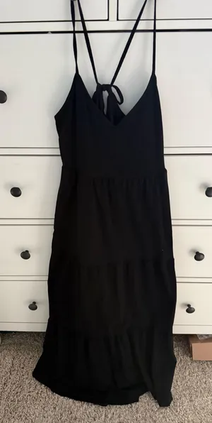 Old Navy Black Sundress  thumbnail 1