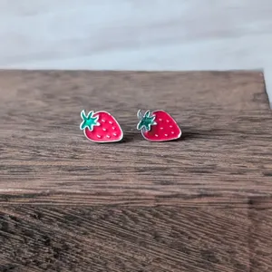 Vintage Stud Earrings Strawberry Retro Fruit Red thumbnail 2