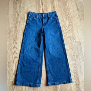 Women’s wide leg GAP jeans💙 thumbnail 2